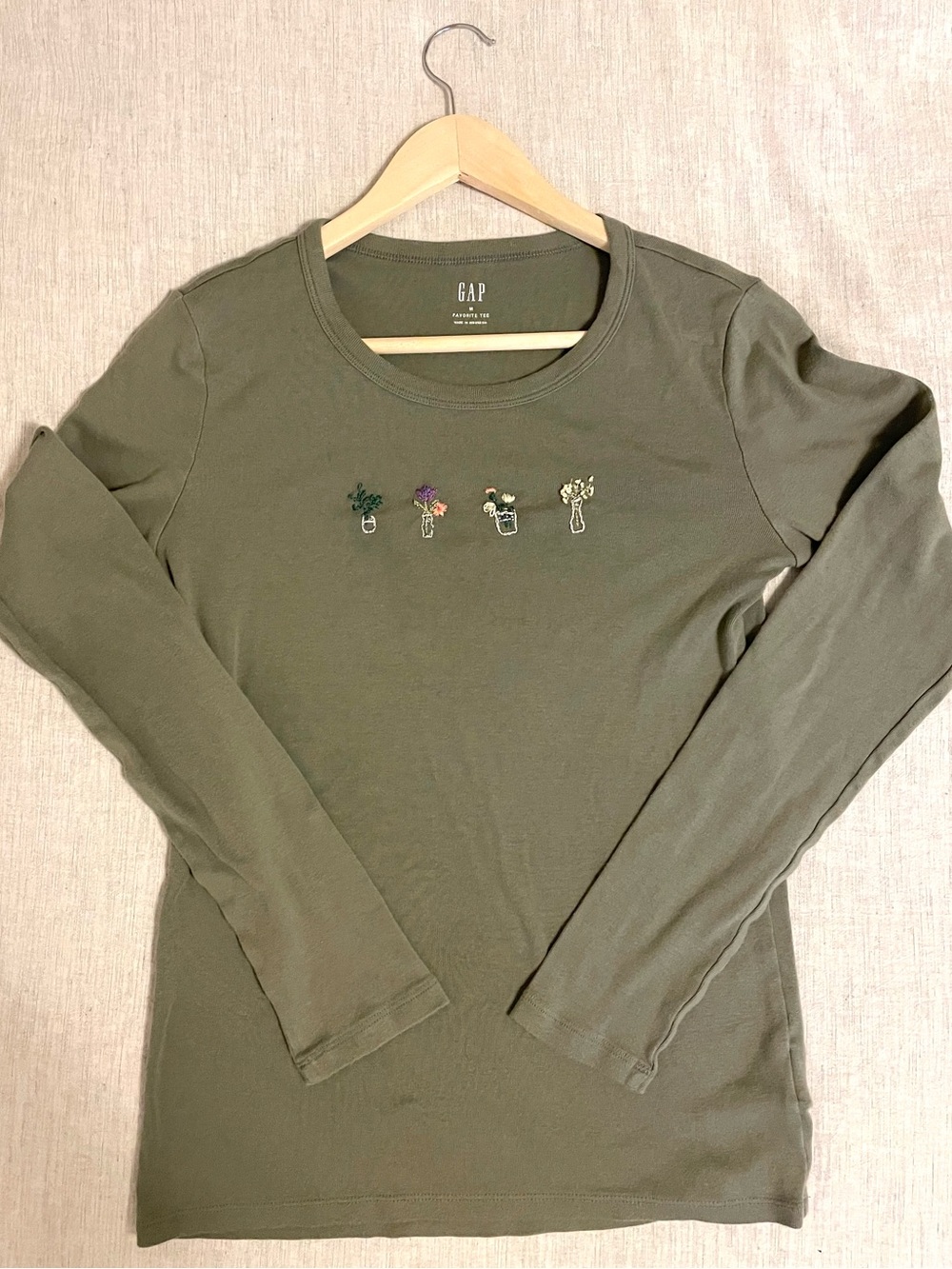 Gap - Olive Green Hand Embroidered Floral Long Sleeve Cottagecore Tee - Size M
